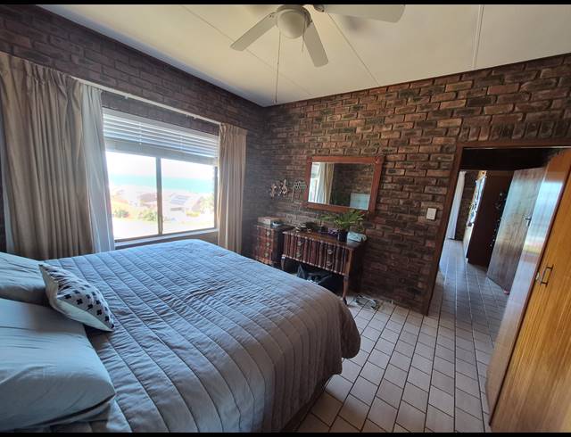 5 BEDROOM HOUSE FOR SALE IN DANA BAY